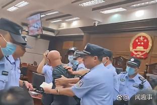 埃因霍温总监：我们应该会激活德斯特和蒂尔曼的买断条款